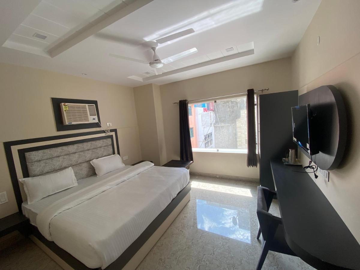 Hotel Blue Sky Haridwār Екстериор снимка