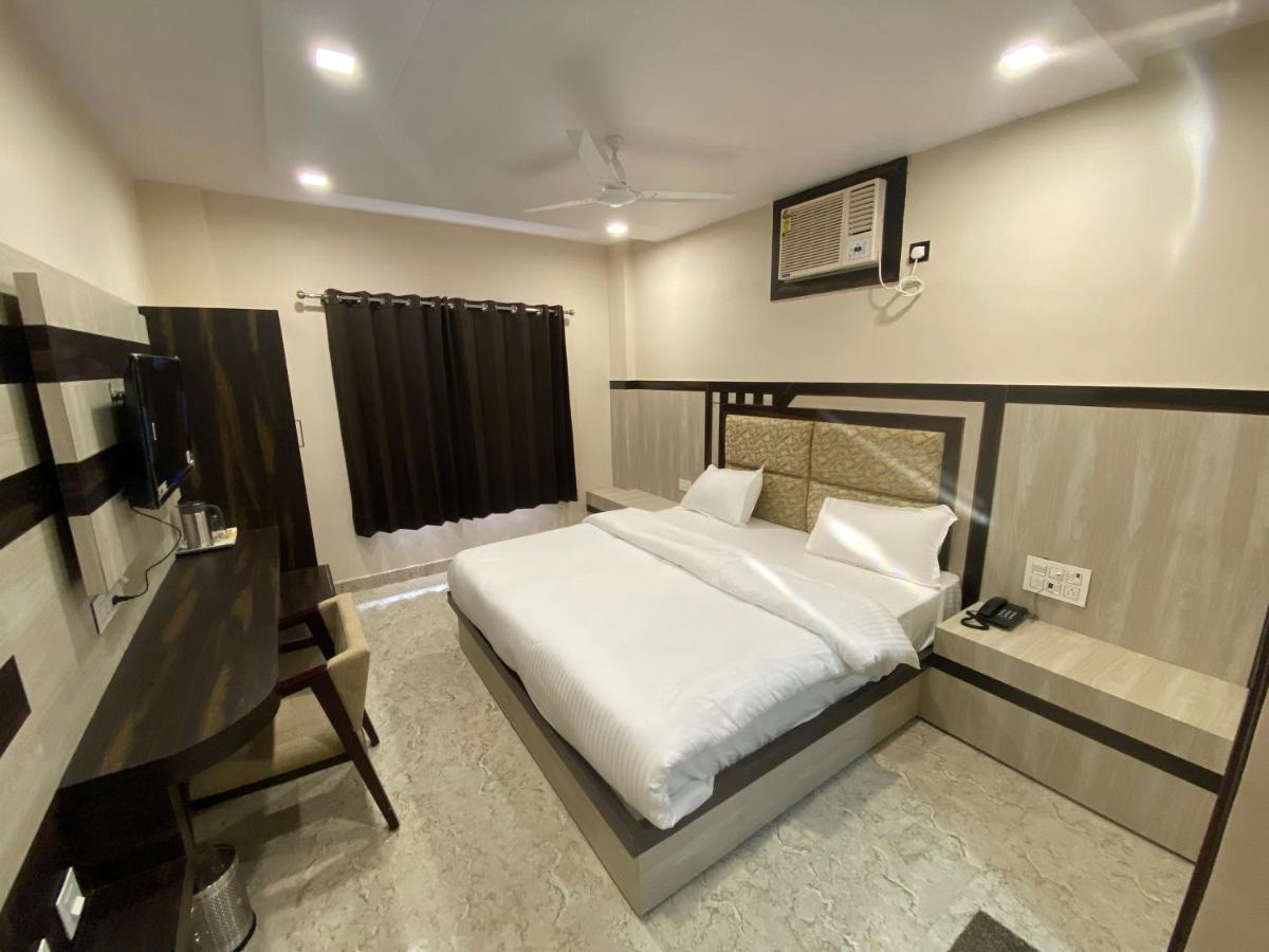 Hotel Blue Sky Haridwār Екстериор снимка