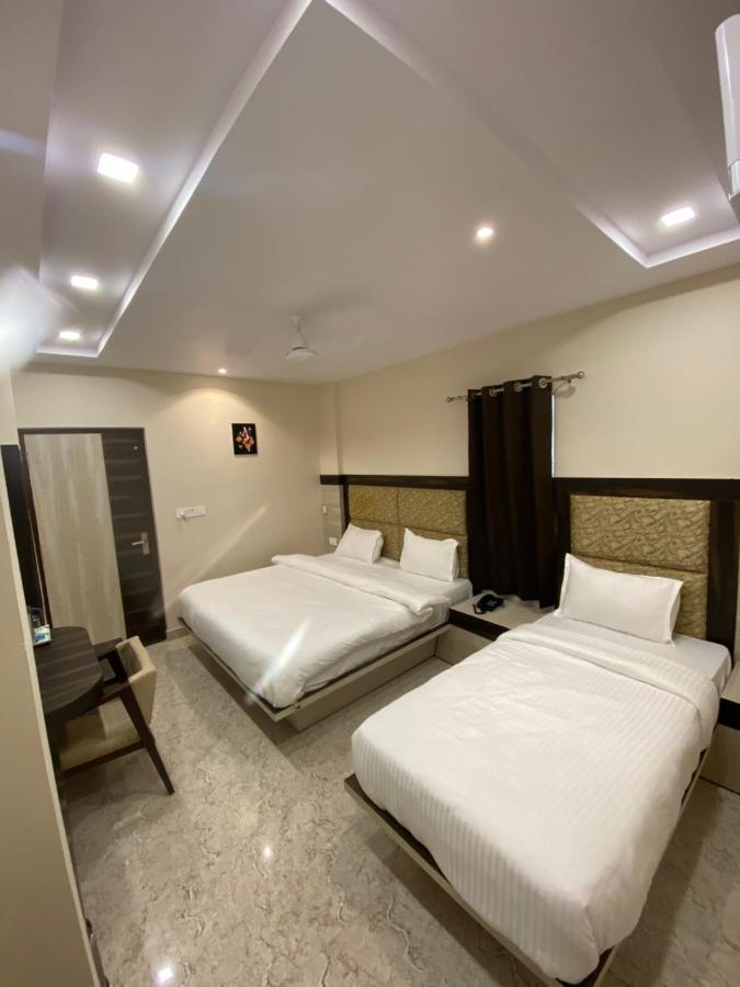 Hotel Blue Sky Haridwār Екстериор снимка