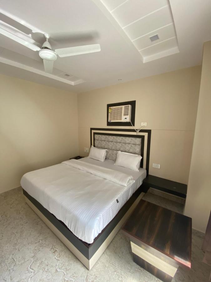 Hotel Blue Sky Haridwār Екстериор снимка