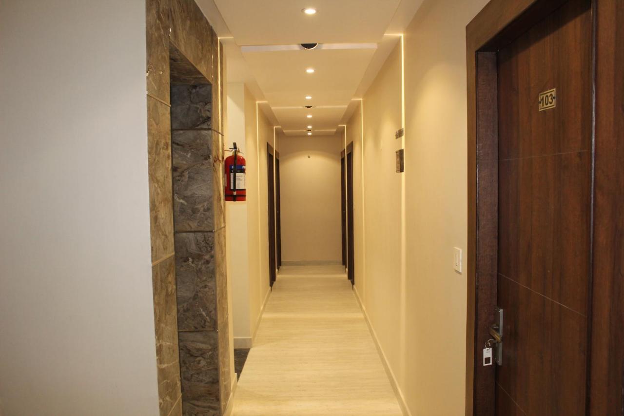 Hotel Blue Sky Haridwār Екстериор снимка