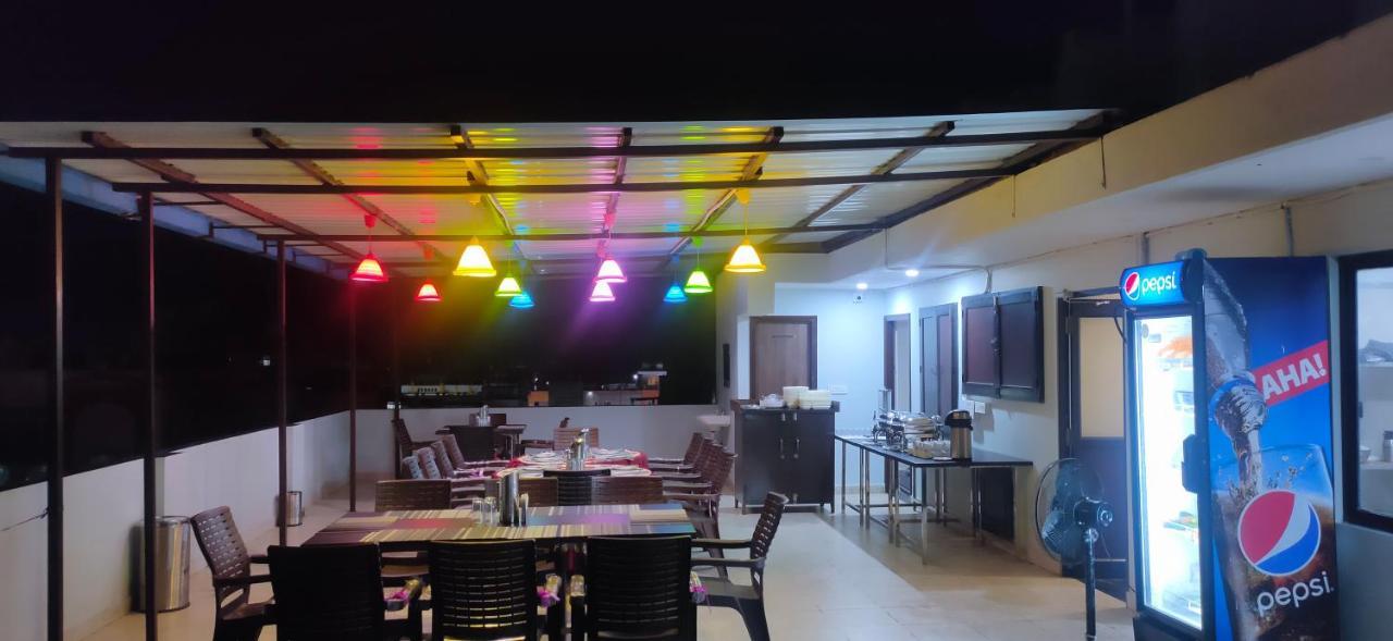 Hotel Blue Sky Haridwār Екстериор снимка